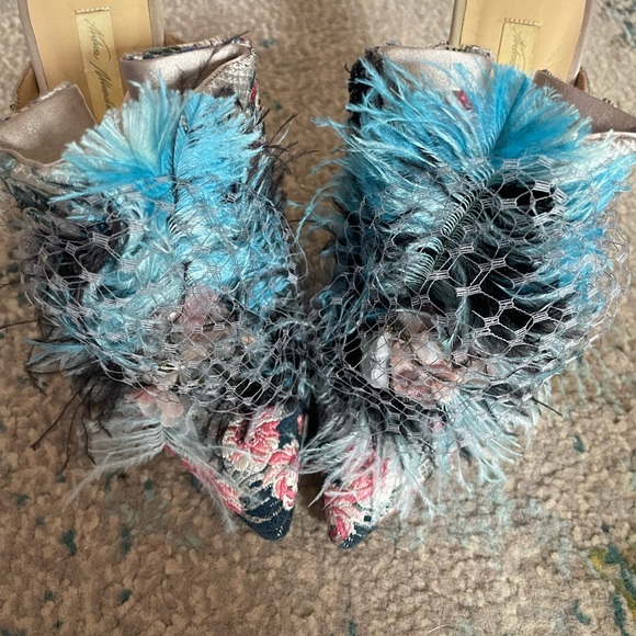 🩵 VERY RARE 🩵 ANDREA MONDIN Antoinette Floral Plums Fishnet Mules Shades Blue - Picture 2 of 10